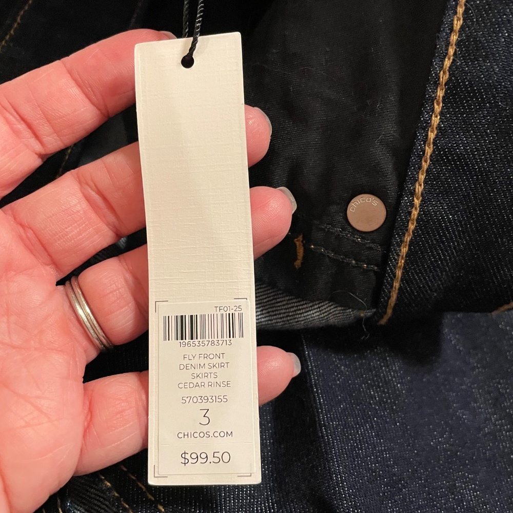 Chico’s dark wash denim pencil skirt NWT size 3 (U.S. 16) - Picture 2 of 9
